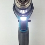 Foto vom Doppel-LED Licht des Makita DDF485 Akku Bohrschrauber